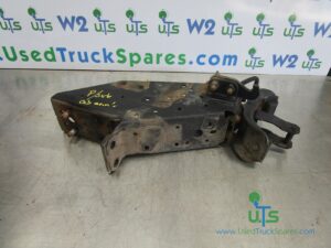 ISUZU N75 190 REAR CAB MOUNTING + LOCK